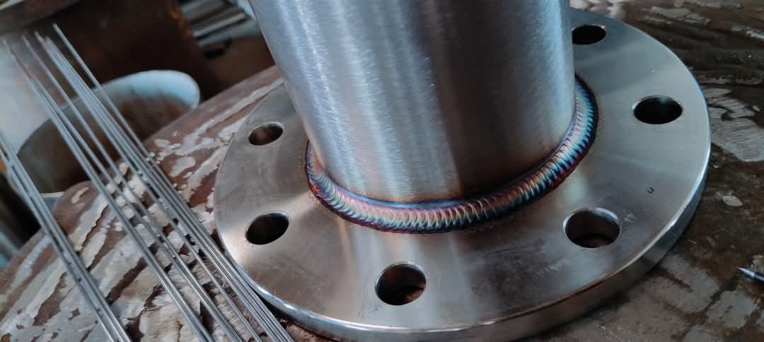 Structure en inox finie et polie